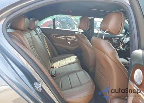 2017 Mercedes-Benz E 300 z USA, uszkodzony, nr VIN WDDZF4JB4HA161279